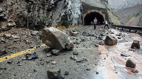 ۱۵۰ ریزش کوه در مناطق مختلف کشور در شبانه‌روز گذشته