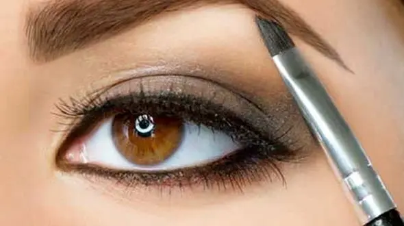 رنگ کردن ابرو با نسکافه!