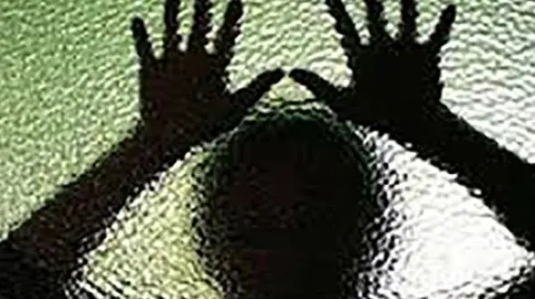 دختر دانشگاه تهران ایدز گرفت ! / اقدام به خودکشی طناز در کوه !