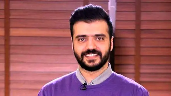 فیلم/ کنایهٔ جنجالی ابوطالب حسینی به ماجرای نفیسه روشن و فوتبالیست معروف: شما ۵۰ نفر را معطل می کردی و با این شیطونک حرف می زدی: چقدر توی اغما درخشان بودی بهترین بازیگر ایرانی!