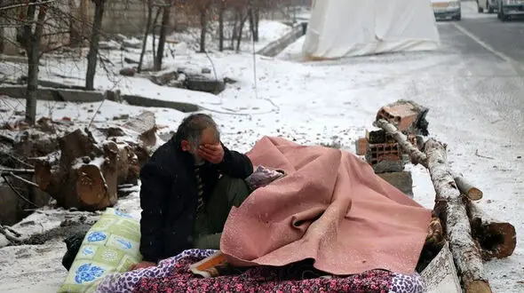 فقط روسیه برای کمک به زلزله زدگان خوی نامه رسمی داد / کشورهایی که مثلا سنگ مردم ایران را به سینه می زنند کجا هستند؟