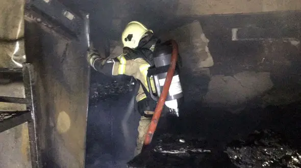 فیلم / آتش سوزی در ساختمان 40 واحدی کامرانیه تهران