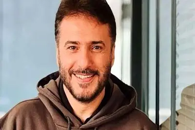 فیلم / لحظه تذکر جدی رهبری انقلاب به بازیگر معروف : دیگر این کار را نکن / سید جواد این تذکر را جدی بگیر