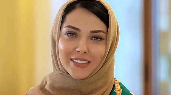 قیافه لیلا اوتادی وقتی که می خواد با خواستگار مورد علاقه اش صحبت کنه