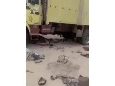 فیلم مخصوص بزرگسالان / صحنه مرگ 49 زن و مرد و کودک بخاطر تشنگی در صحرای بزرگ  / کامیون خراب شد و همه مردند 