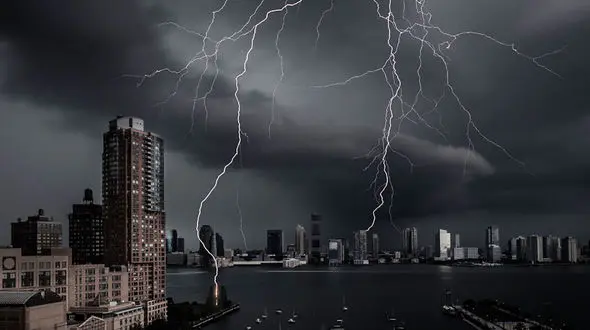 صاعقه جوان ۳۵ ساله‌ بوکانی را کشت