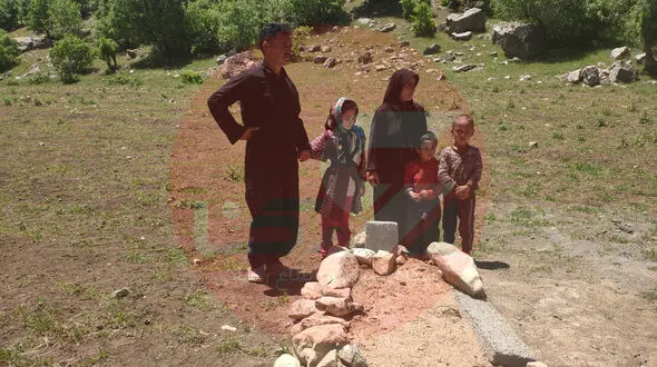 ناگفته ها از علت خودکشی زینب 13 ساله در روستای پاتت / عکس هایی که فقر را در این روستا فریاد می زنند