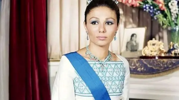 سفر در تاریخ؛ یادداشت‌های علم، پنجشنبه ۲۱ اردیبهشت ۱۳۵۱ و جمعه ۲۲ اردیبهشت ۱۳۵۱: فرح به مشهد نیامد