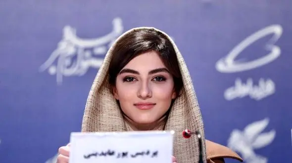 عکس جذاب پردیس‌پورعابدینی در تولد 25 سالگی‌اش