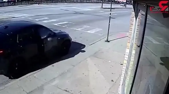 2 مرد ماشین لوکس افسر پلیس را دزدیدند! + تصویر