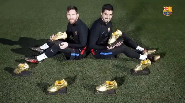 مسی و سوارز کنار کلکسیون کفش های طلایشان + فیلم