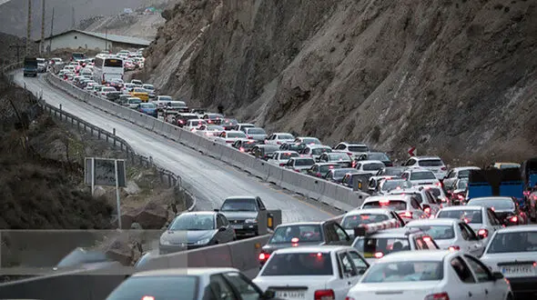 ترافیک سنگین در محورهای شمالی و ورودی‌های تهران / بارش باران در جاده‌های شمال غرب کشور