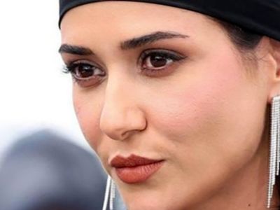 ژست بانمک پریناز ایزدیار برای عکاسان / در همه حالتی این دختر زیباو با اصالت است !