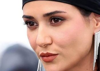 ژست بانمک پریناز ایزدیار برای عکاسان / در همه حالتی این دختر زیباو با اصالت است !