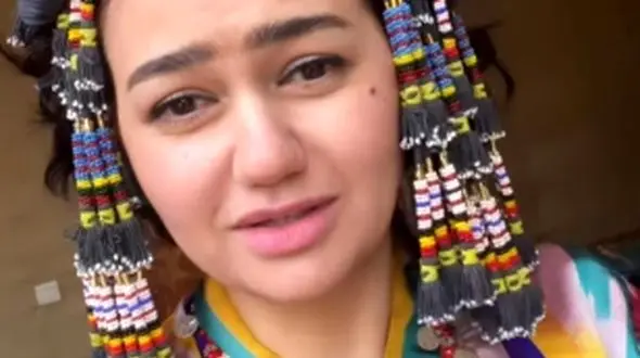 فیلم / روایت تلخ تهمینه رجبوا،«چمنِ سریال پایتخت» از زندگی سختش: پدرم وقتی 42 سالش بود فوت شد، بار سنگین زندگی 3 تا بچه افتاد رو دوش مادرم