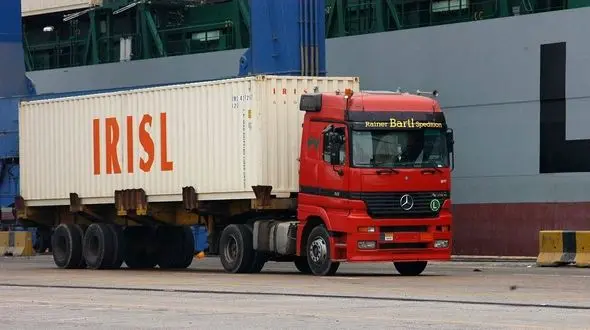 برخی به دنبال متقاعد کردن راننده های ایرانی برای مهاجرت هستند