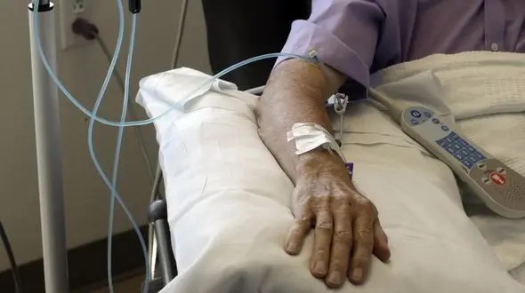 گرانی ده برابری قیمت برخی داروهای بیماران خاص و سرطانی / سرنوشت محتوم مرگ؛ در انتظار بیماران فقیر