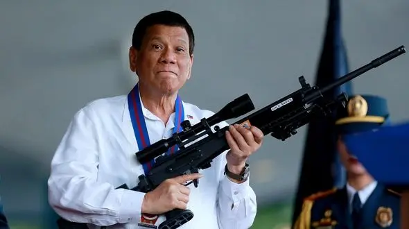 درخواست عجیب رئیس‌جمهور فیلیپین از مردم برای مسئولان رشوه بگیر
