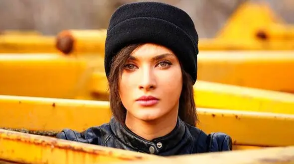تصویر جذاب چشم رنگی  ساناز سعیدی؛از این زاویه چشماش با آدم حرف میزنه!