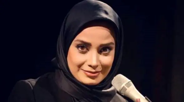 رونمایی صبا راد از خواهر کوچکش در کافی شاپی به صرف قهوه  / خانم مجری اصلا شبیه خواهرش نیست!