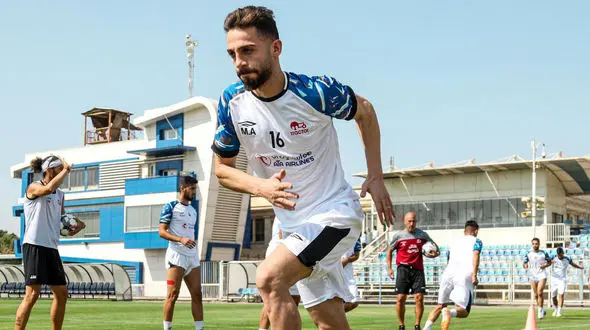 تونل تراکتوری ها برای خوشامدگویی به عبدی/ در چند ثانیه کلی کتک خورد! + فیلم