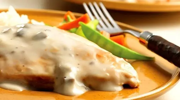 طرز تهیه مرغ با سس خامه ای /غذای فوری 