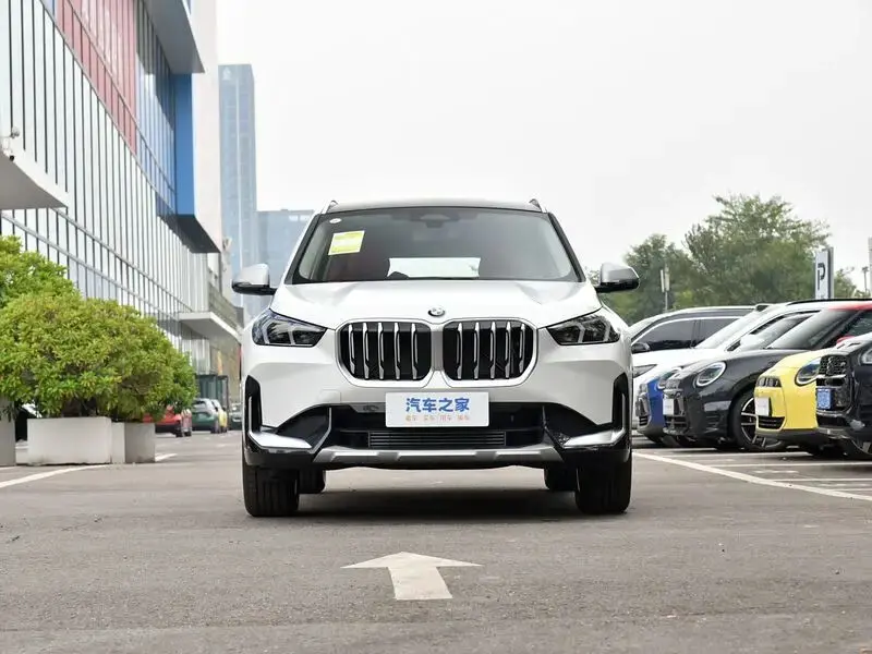 تصویر BMW X1 sDrive 20Li xDesign