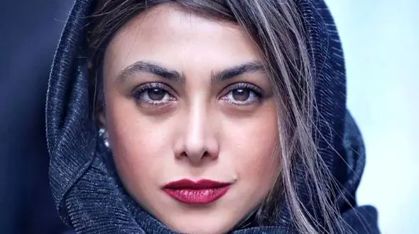 آزاده صمدی با این تیپ زیباتر از همیشه شد