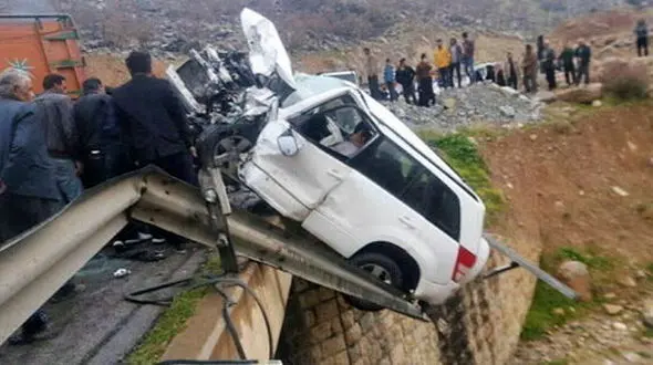 تصادف مرگبار پراید و کامیون در کاشان 