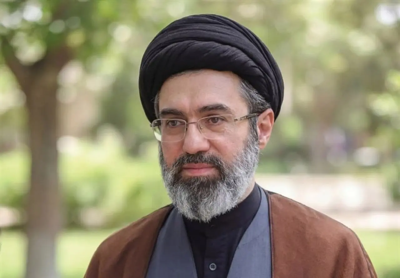 آیت الله خامنه ای: ایران هرگز به دوران مورد آرزوی دشمن باز نمی گردد