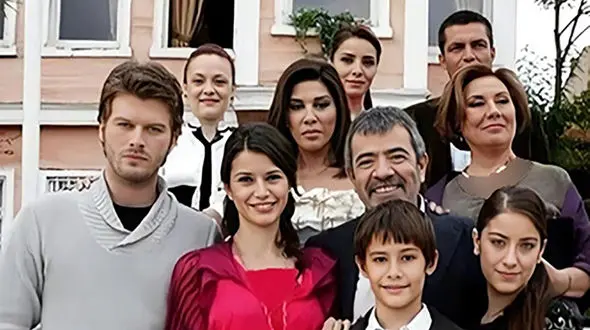 تغییر چهره همه بازیگران زیبای سریال عشق ممنوعه بعد از 15 + عکس ها و اسامی جذاب ترین ها