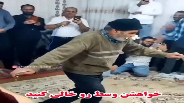 فیلم آواز باشکوه و شاد، عمو سلطان رقص رباتی تو ایرانه اسکلتاش بین اومدن و رفتن میمونن انگار شکستن