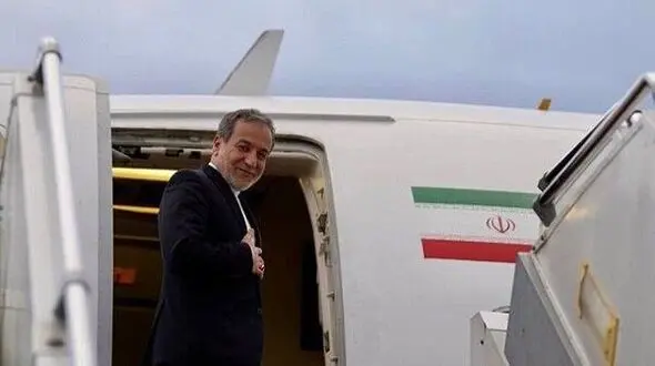 عراقچی وارد مسقط شد؛ آغاز مذاکرات از روز شنبه
