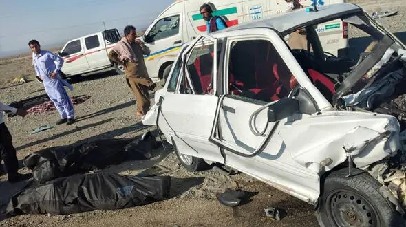 عکس های  تکاندهنده از مرگ 8 زن و مرد در تصادف جاده سرباز