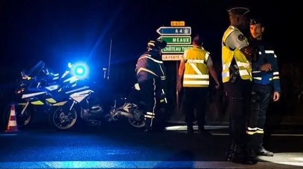 ورود مرگبار بی ام و  به پیتزافروشی /یک دختر کشته شد + عکس