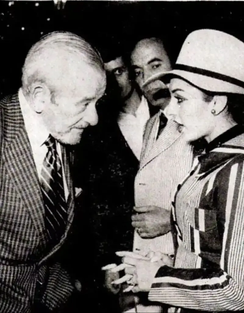 photogoogoosh_1719476142_3399534736366413403_47171307983_11zon