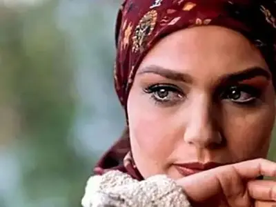 عکس سفر زمان /  چهرۀ «مرجان محتشم» در 39 سالگی در پشت‌صحنه «ستارۀ من» 