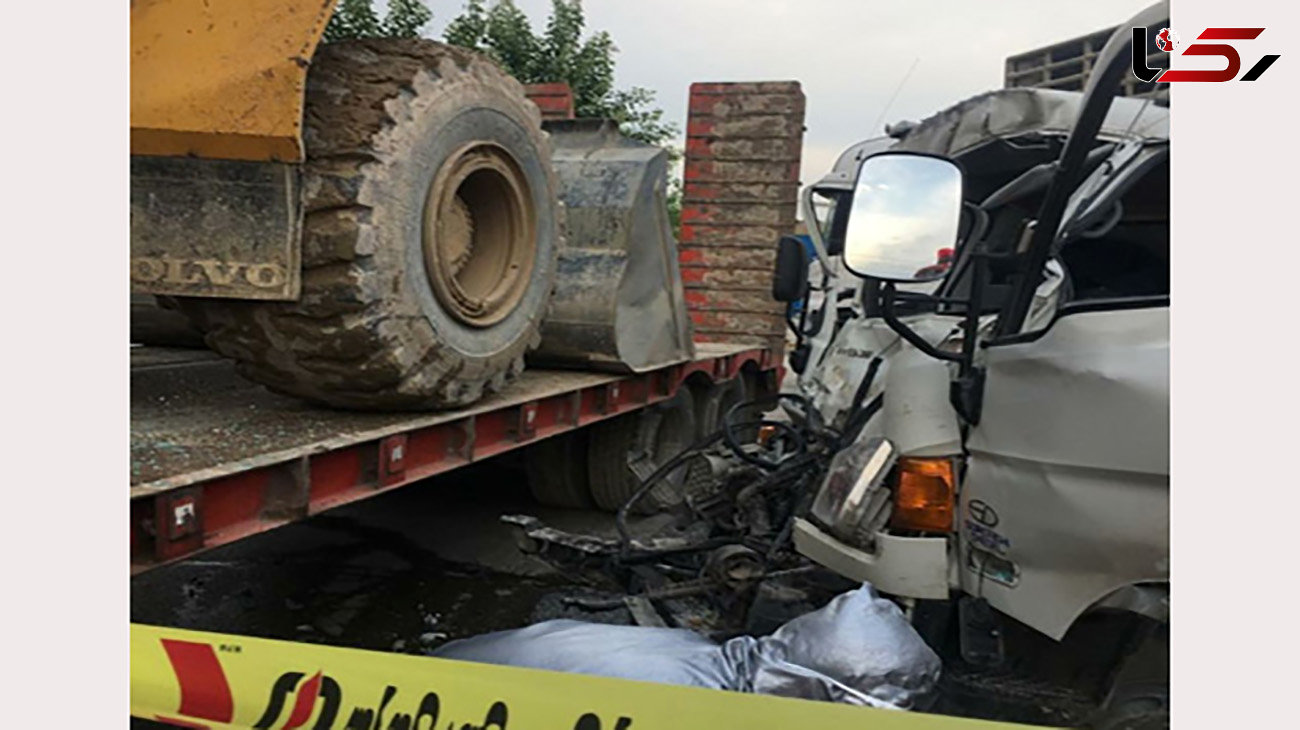 عکس های وحشتناک از گیر کردن راننده در کامیون له شده / در مازندران رخ داد