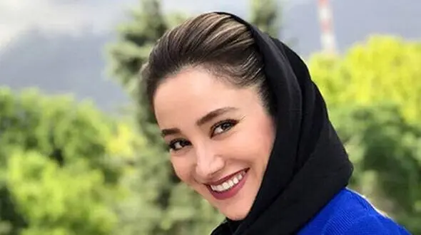 شتر سواری بهاره افشاری در کویر؛ من و افشین در حال در گوشی حرف زدن..