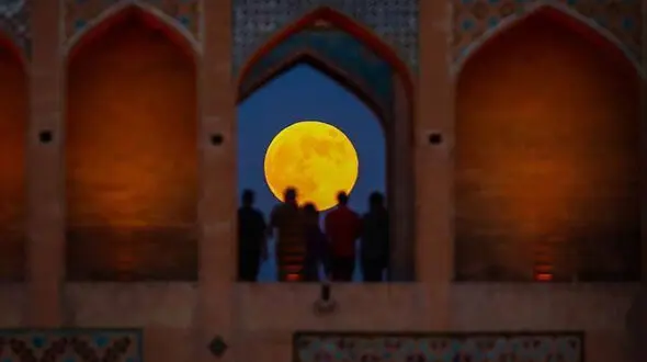 مشاهده اولین ابرماه سال 1404 ؛ شب جادویی 15 مهر