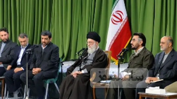 بازیگران سریال یوسف پیامبر مهمان رهبر انقلاب در بیت رهبری؛ دیداری دلنشین که به نماز خواندن پشت رهبری ختم شد؛ حضور مصطفی زمانی، لیلا بلوکات، محمود پاک‌نیت و...+عکس