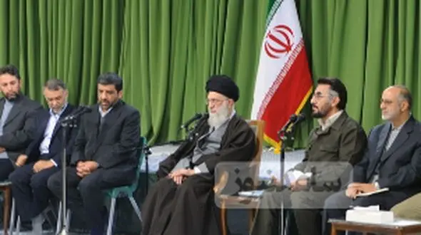 بازیگران سریال یوسف پیامبر مهمان رهبر انقلاب در بیت رهبری؛ دیداری دلنشین که به نماز خواندن پشت رهبری ختم شد؛ حضور مصطفی زمانی، لیلا بلوکات، محمود پاک‌نیت و...+عکس