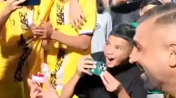 فیلم خواستگاری وسط جشن صعود در لیگ ایران!