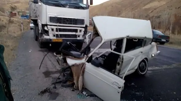 مرگ هولناک 5 نفر در تصادف زنجیره ای 2 تریلی و پیکان در سمنان + جزییات