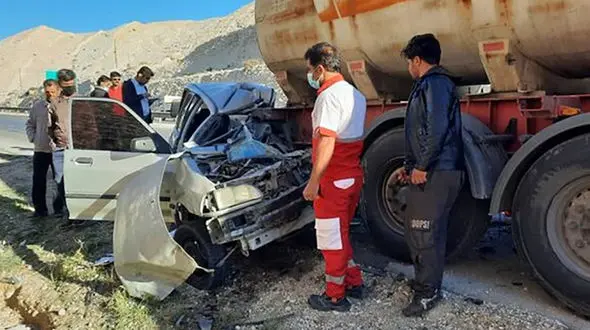  رهاسازی پراید زیر تانکر در جاده کنگان - عسلویه/ دو کشته و زخمی + عکس