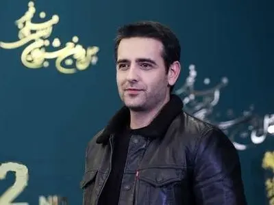 استایل رسمی و سیاه‌پوش امیرحسین آرمان / وقتی «مانکنِ» سینمای ایران دوباره جنجال‌ساز می‌شود