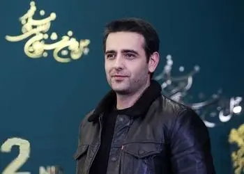 استایل رسمی و سیاه‌پوش امیرحسین آرمان / وقتی «مانکنِ» سینمای ایران دوباره جنجال‌ساز می‌شود