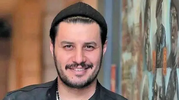 بازیگری خیره‌کننده جواد عزتی در «آتابای»  /  تسلط بی‌عیب و نقص  مالک زخم کاری به زبان ترکی ! / بلد بوده یا تمرین کرده !