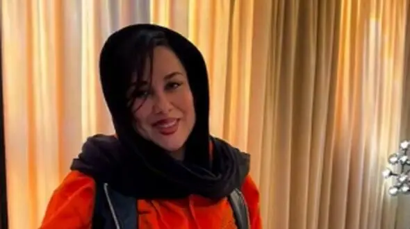 نگاهی به چیدمان لاکچری منزل «آشا محرابی»، بازیگر سریال ناریا/  از مبلمان مدرن و طلایی و فرش ایرانی تا گیتار و پیانو و لباس‌های مارکدار خانوم بازیگر
