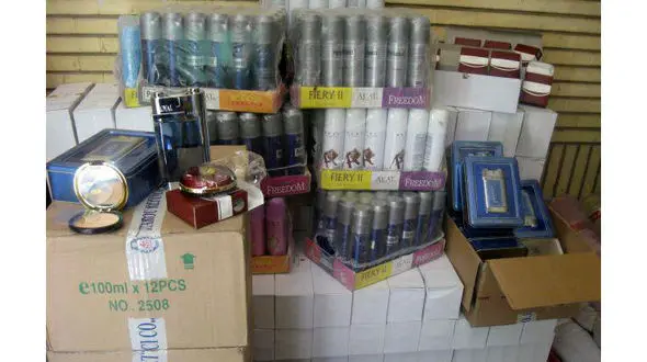 کشف انبار بزرگ کالای قاچاق 20 میلیارد ریالی در اسلامشهر +عکس